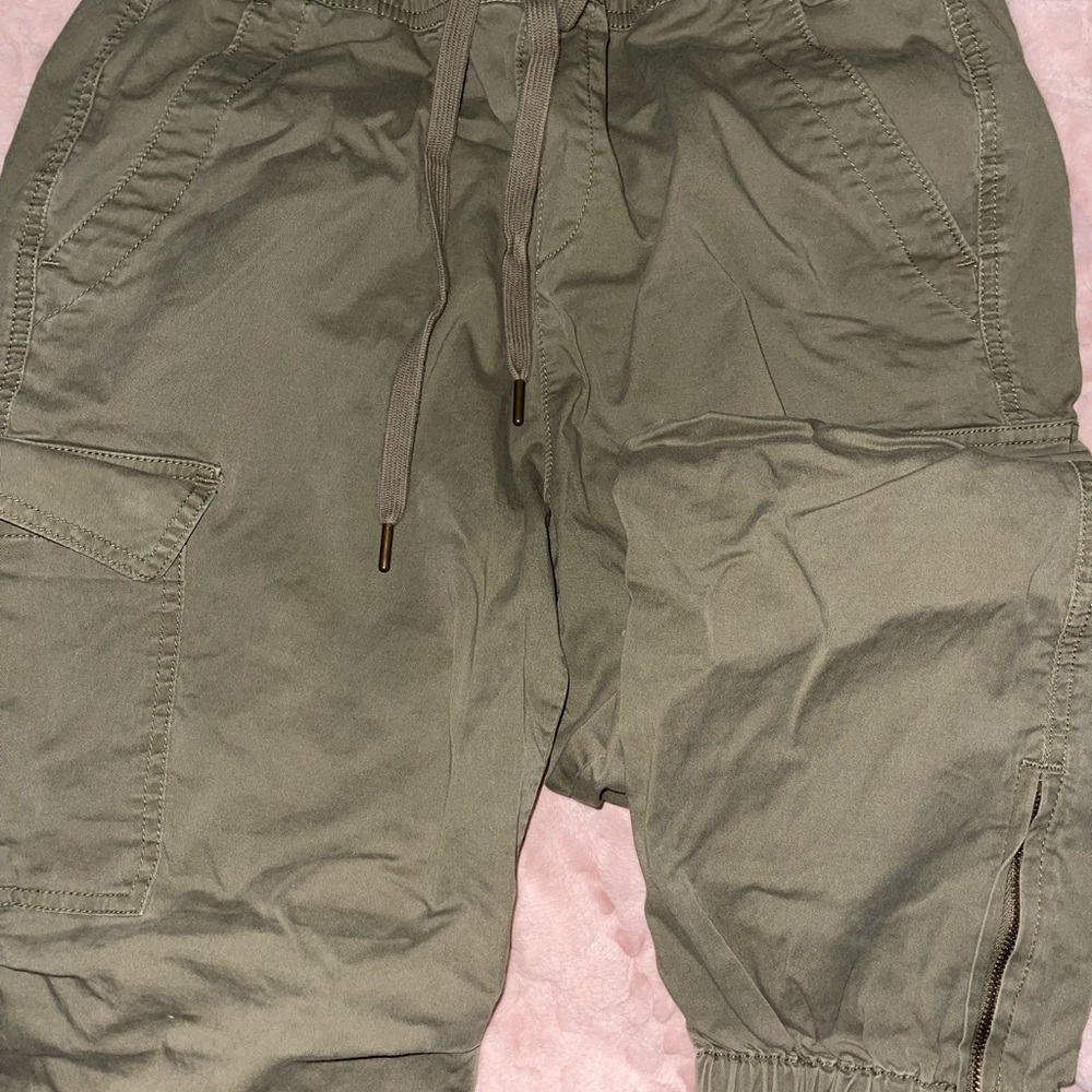Women’s Polo Cargo Capris